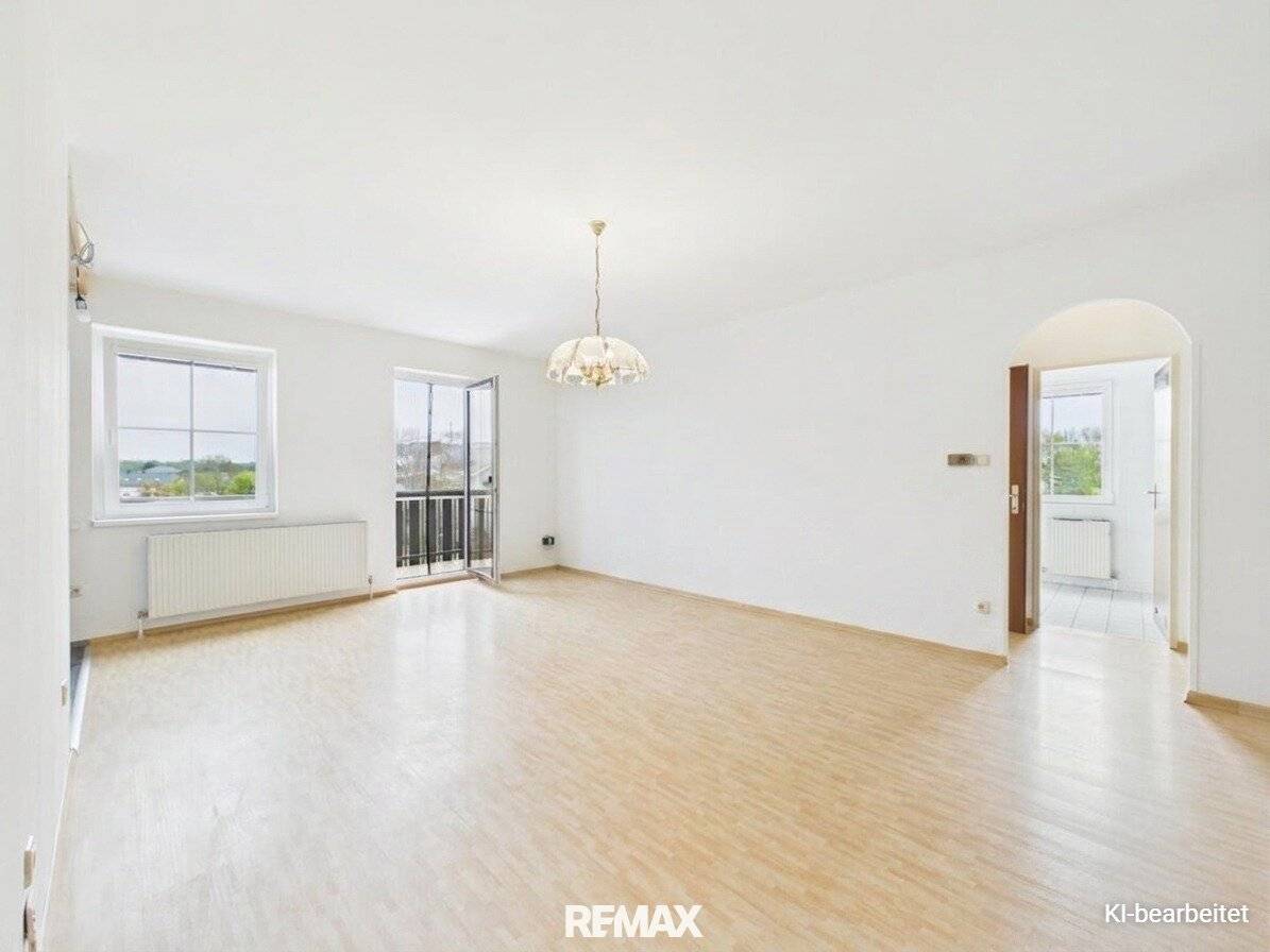 Apartment with balcony bright rooms and a quiet location