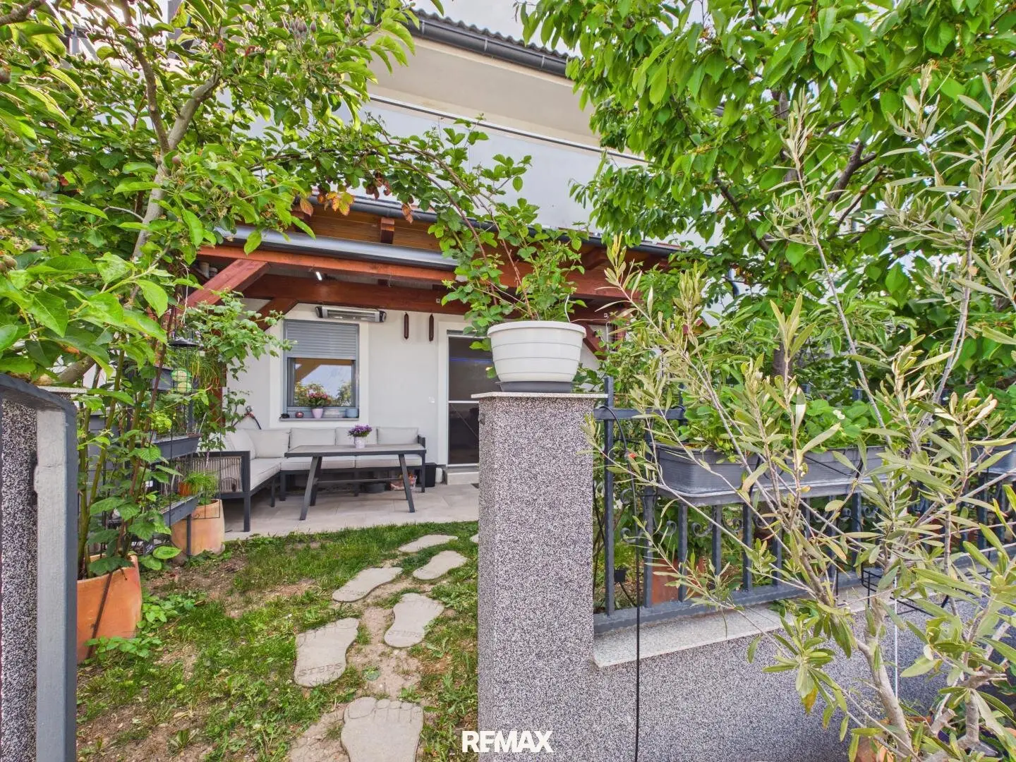 Wohnung mit großzügigem Eigengarten