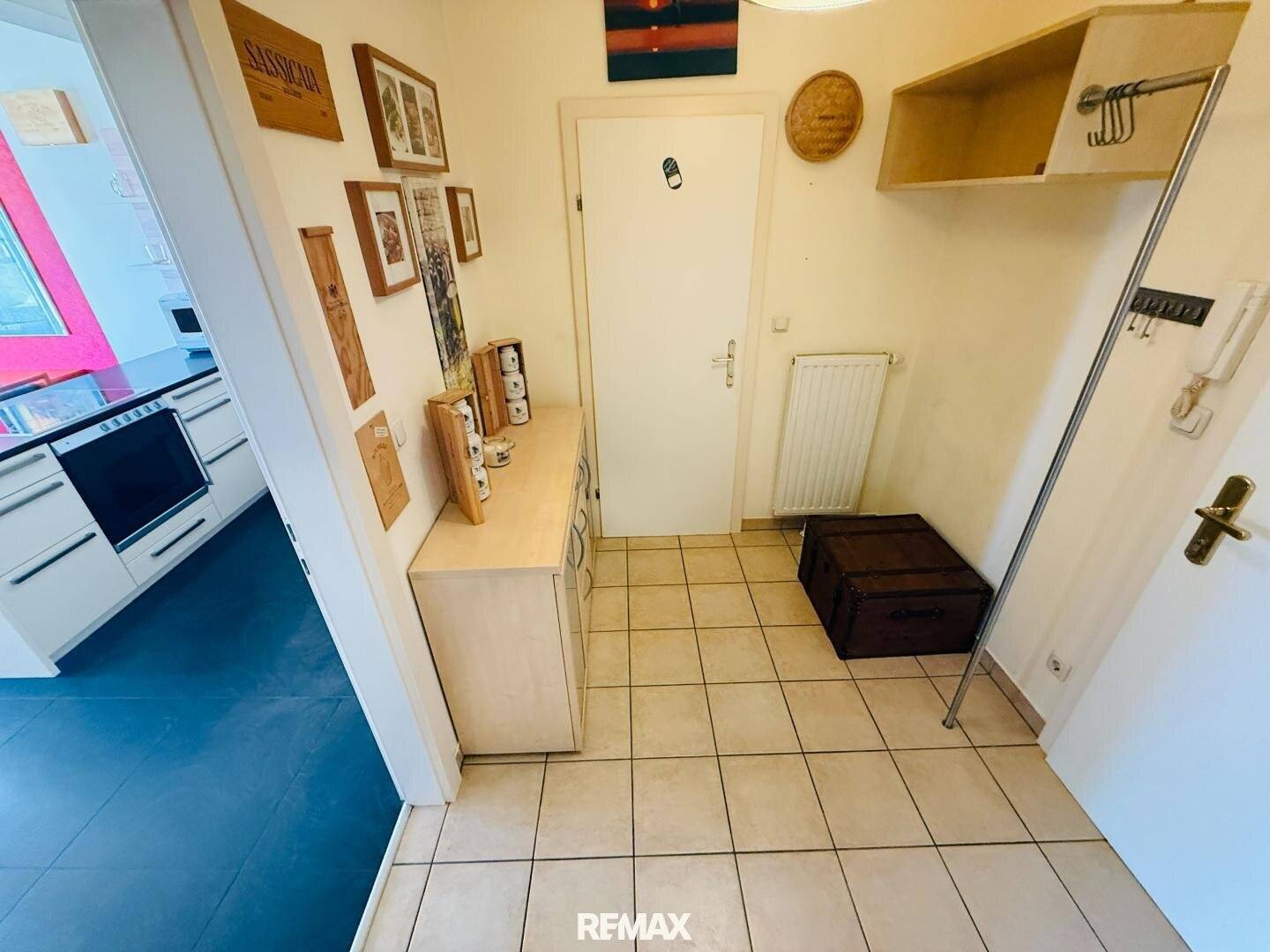 Wohnung mit Loggia und Garagenparkplatz