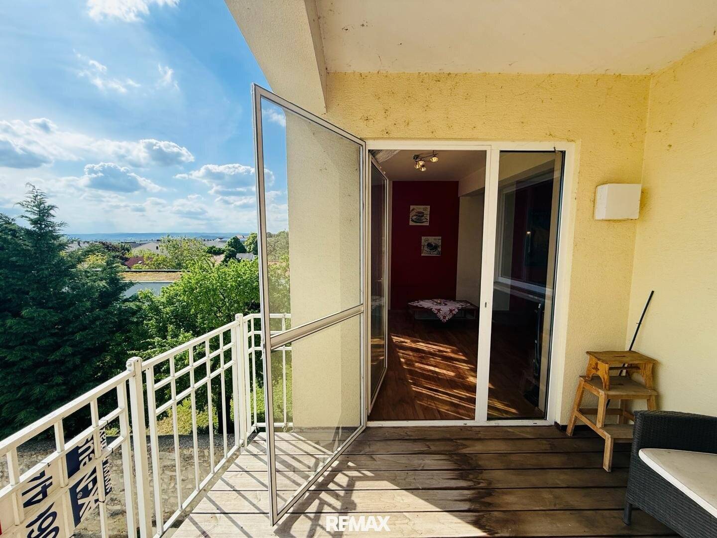 Wohnung mit Loggia und Garagenparkplatz