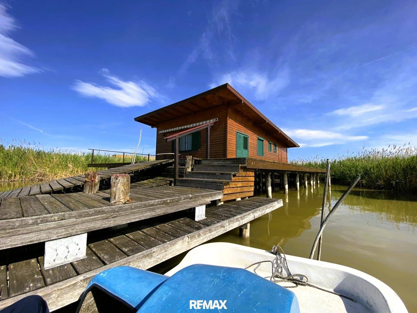 Seehütte auf Eigengrund im Neusiedler See