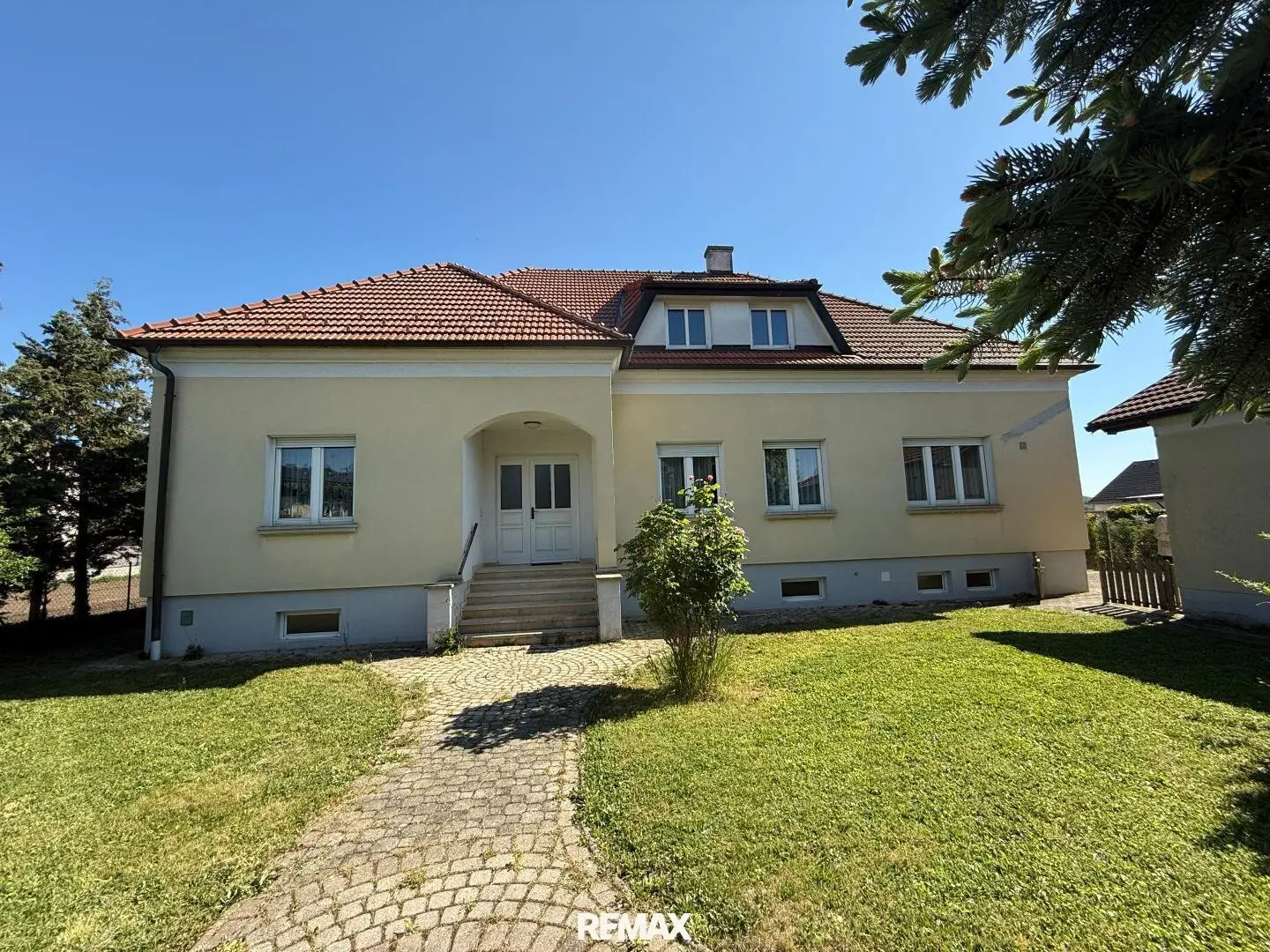 7.337 m² Mehrfamilienhaus in Zurndorf