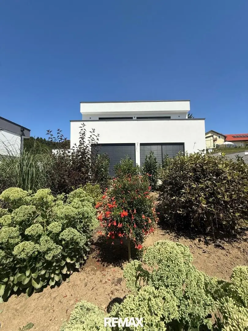 Stylish New-Build Villa in Pressbaum
