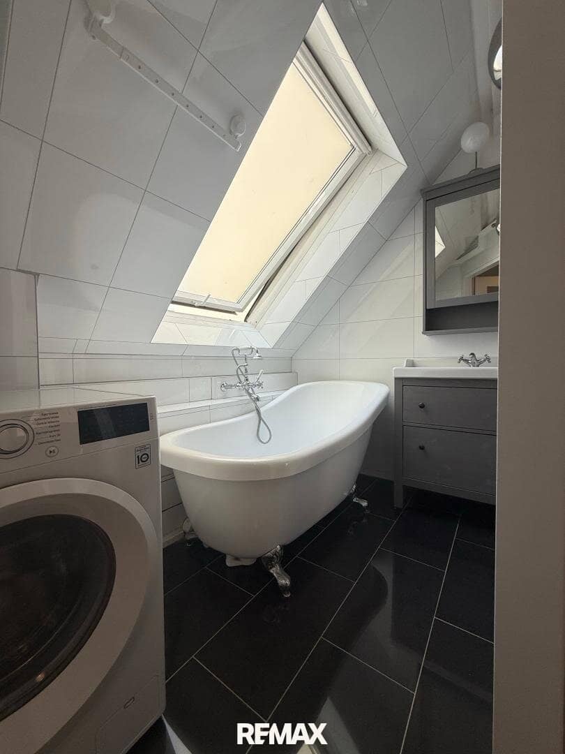 Attic apartment with terrace first occupancy
