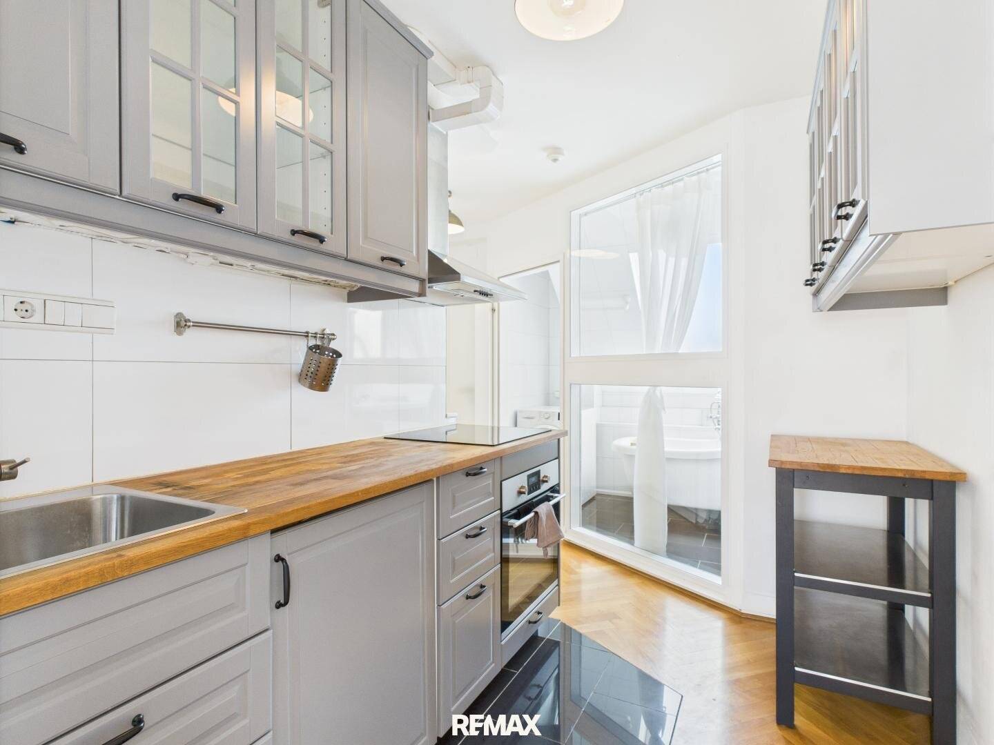 Attic apartment with terrace first occupancy