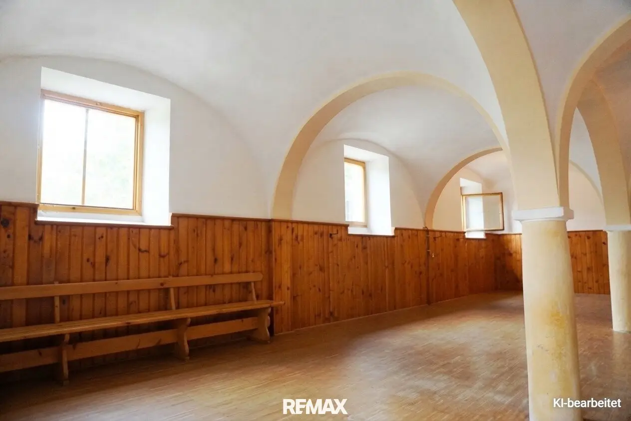 Commercial Space with Cross-Vaulted Ceiling