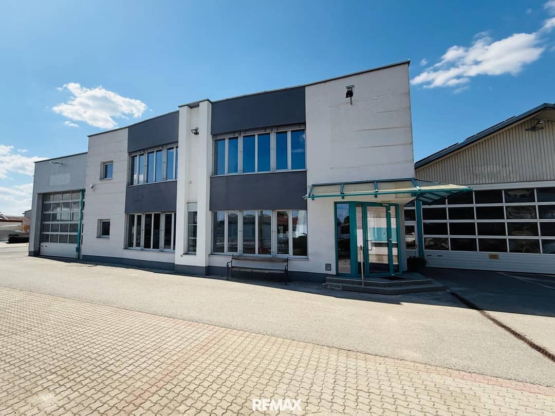 Commercial property in Gols with hall