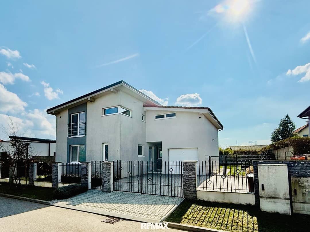 Modern single-family house in Nickelsdorf