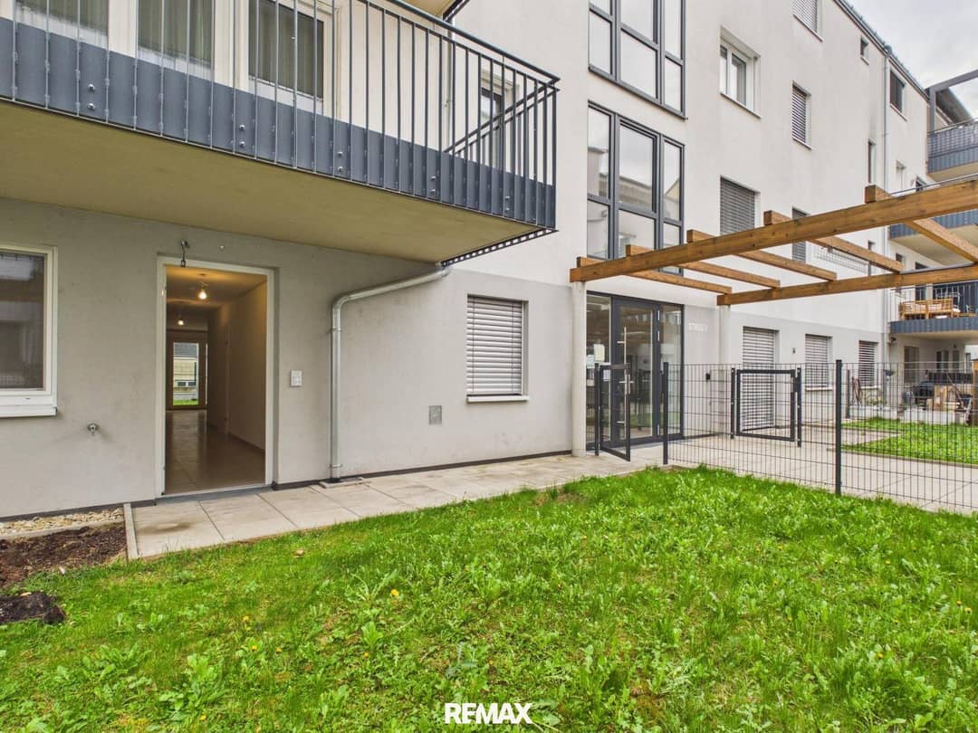 Apartment with garden and front garden near the train station
