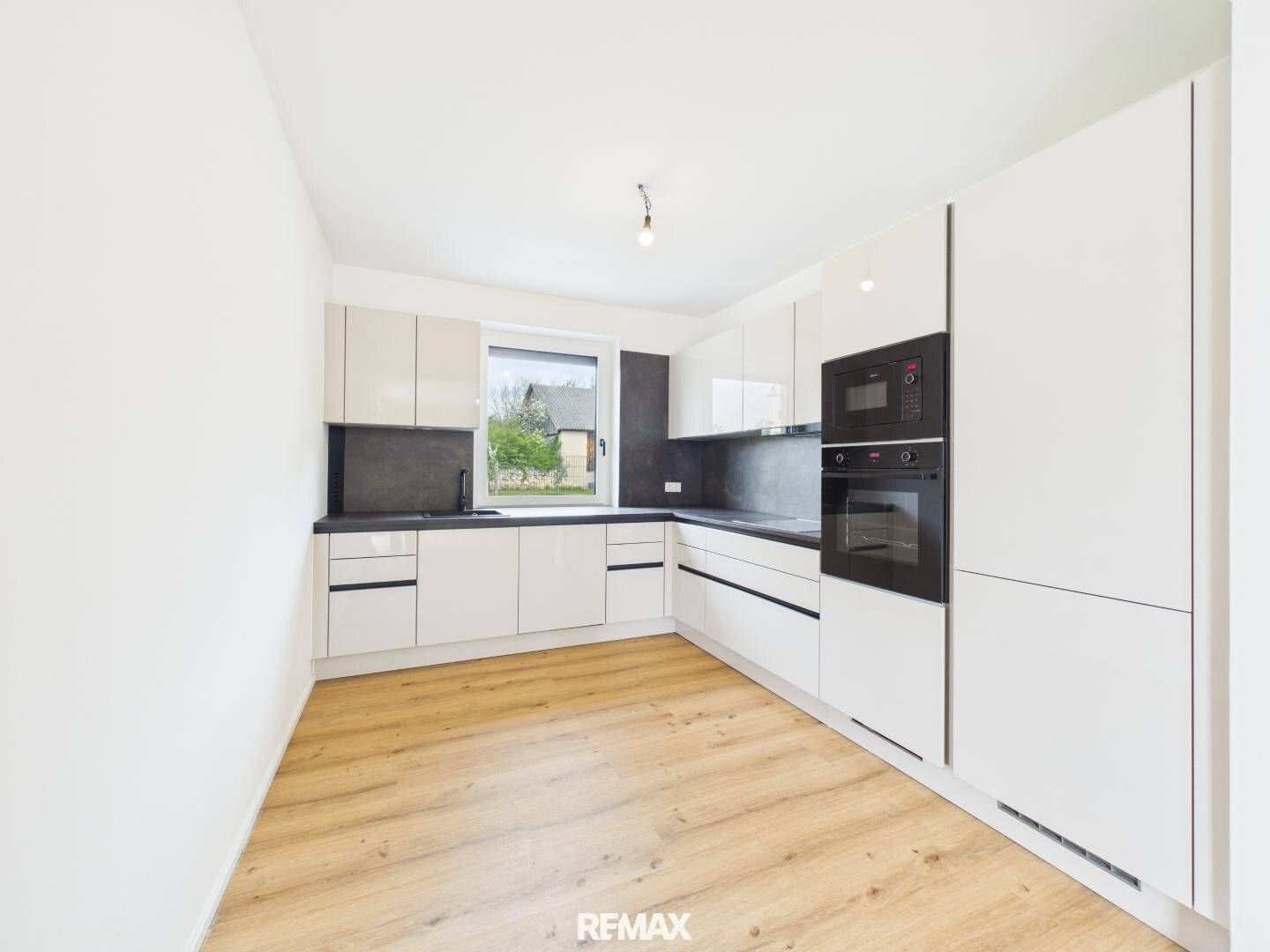 Modern Townhouse with Garden in Parndorf