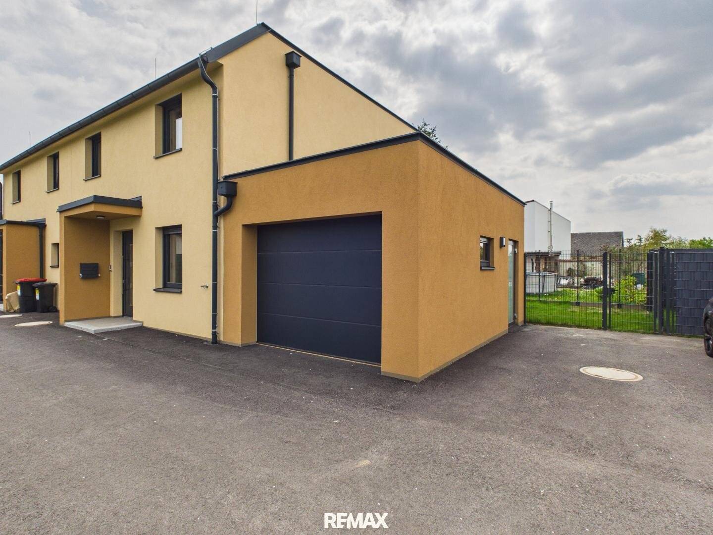 Modern Townhouse with Garden in Parndorf