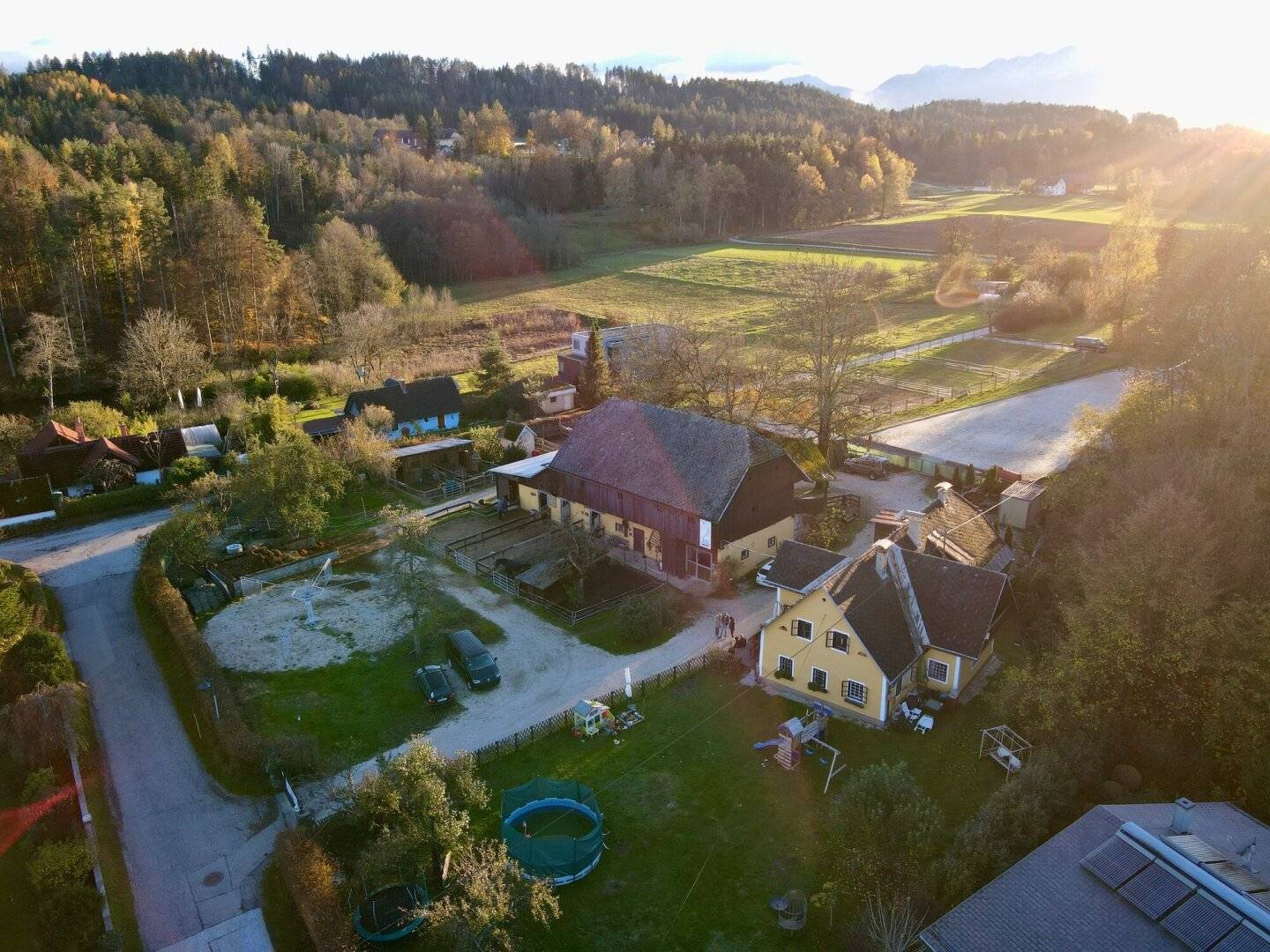 Grundstück mit Seeblick & Reitanlage