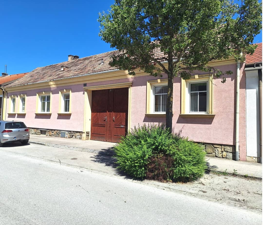 Großzügiges Bauernhaus mit Garten in Viendorf