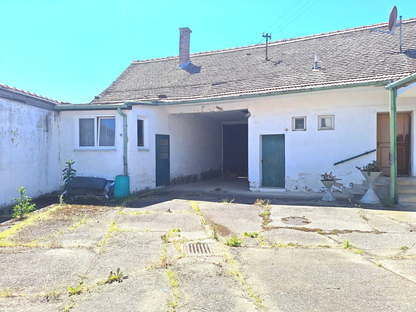 Spacious Farmhouse with Garden in Viendorf
