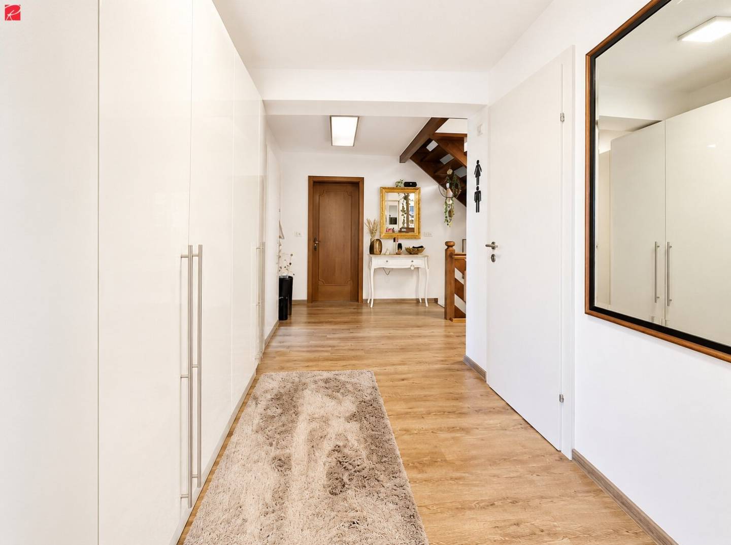 Mehrfamilienhaus mit Whirlpool, 350m²