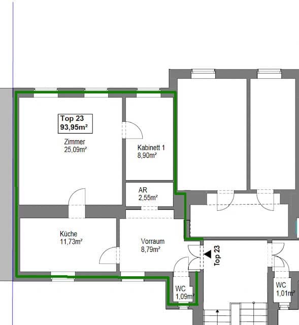 Old Building Apartment 5th District with Balcony Potential