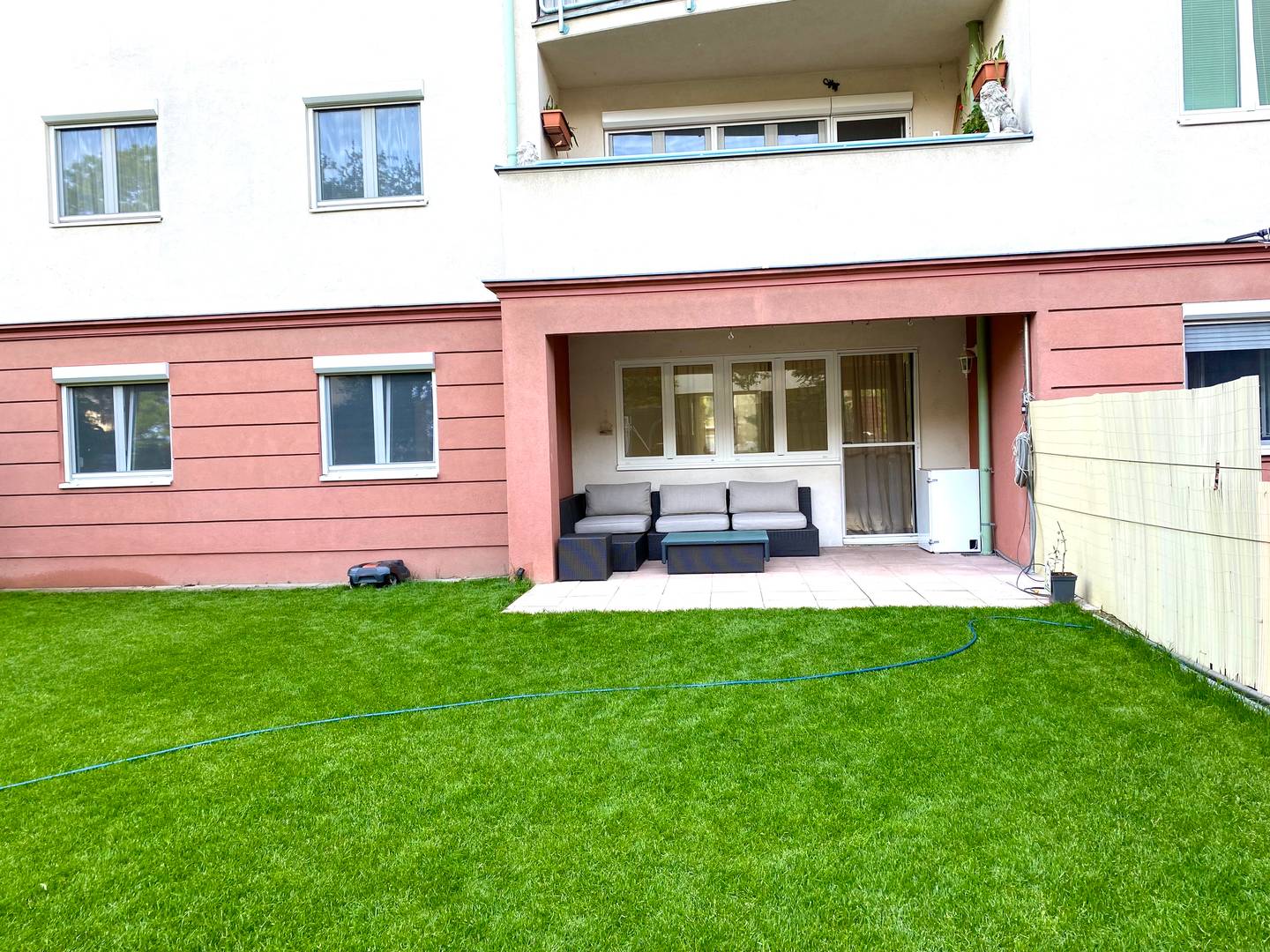 4-Room Apartment with Garden