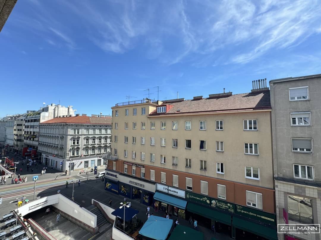 Near Keplerplatz bright with separated rooms