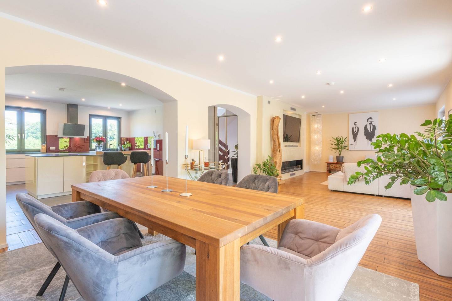 Modernized 6-Room House in Breitenfurt