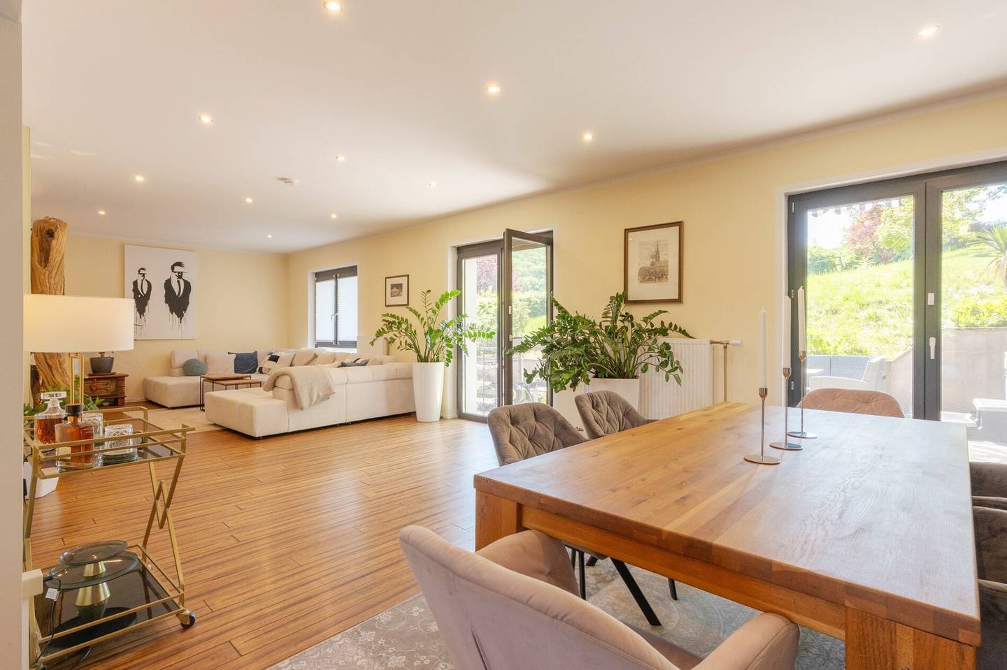 Modernized 6-Room House in Breitenfurt