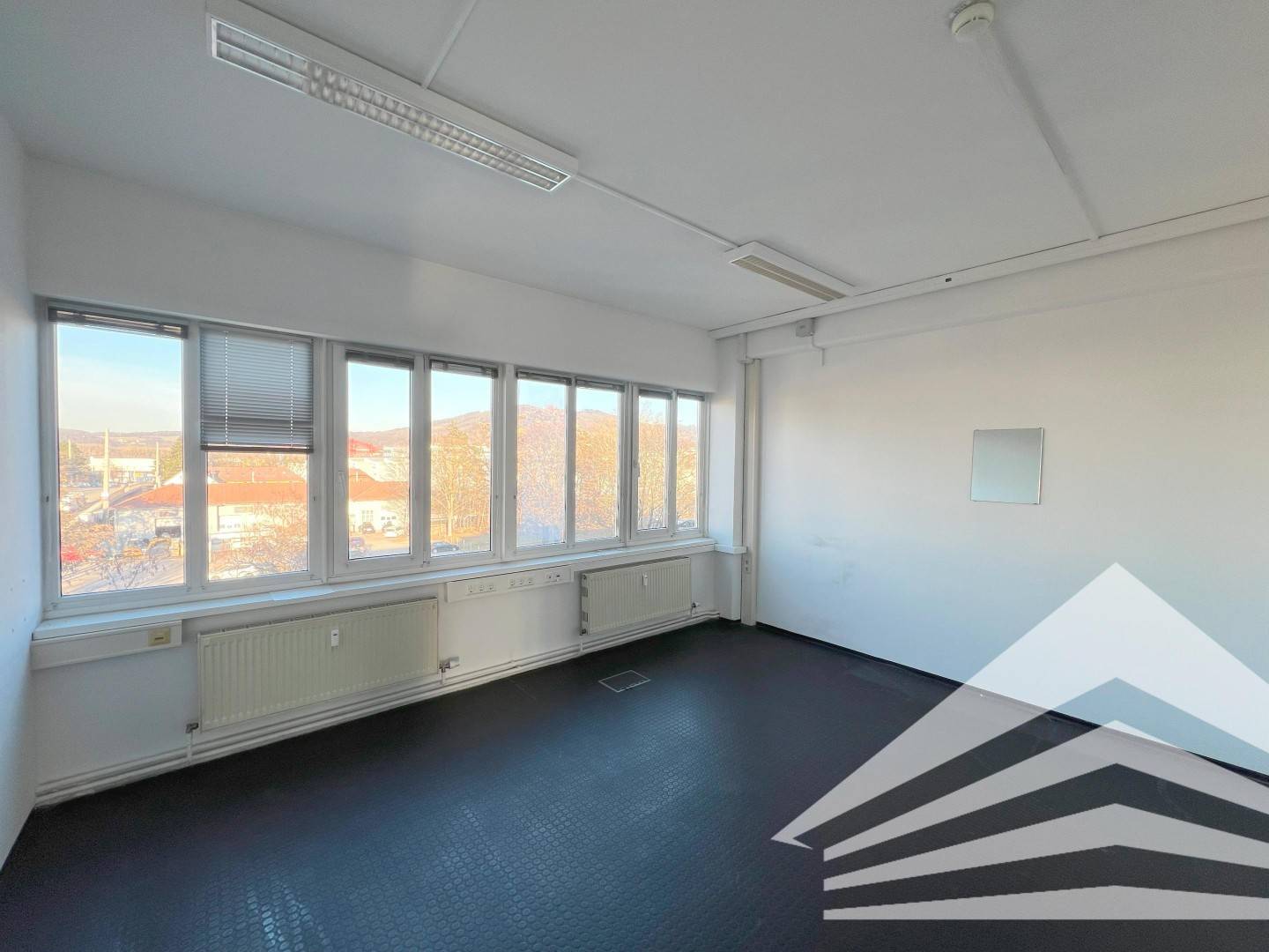 270 m² Bürofläche mit Teeküche und Parkplätzen Nähe Industriezeile!