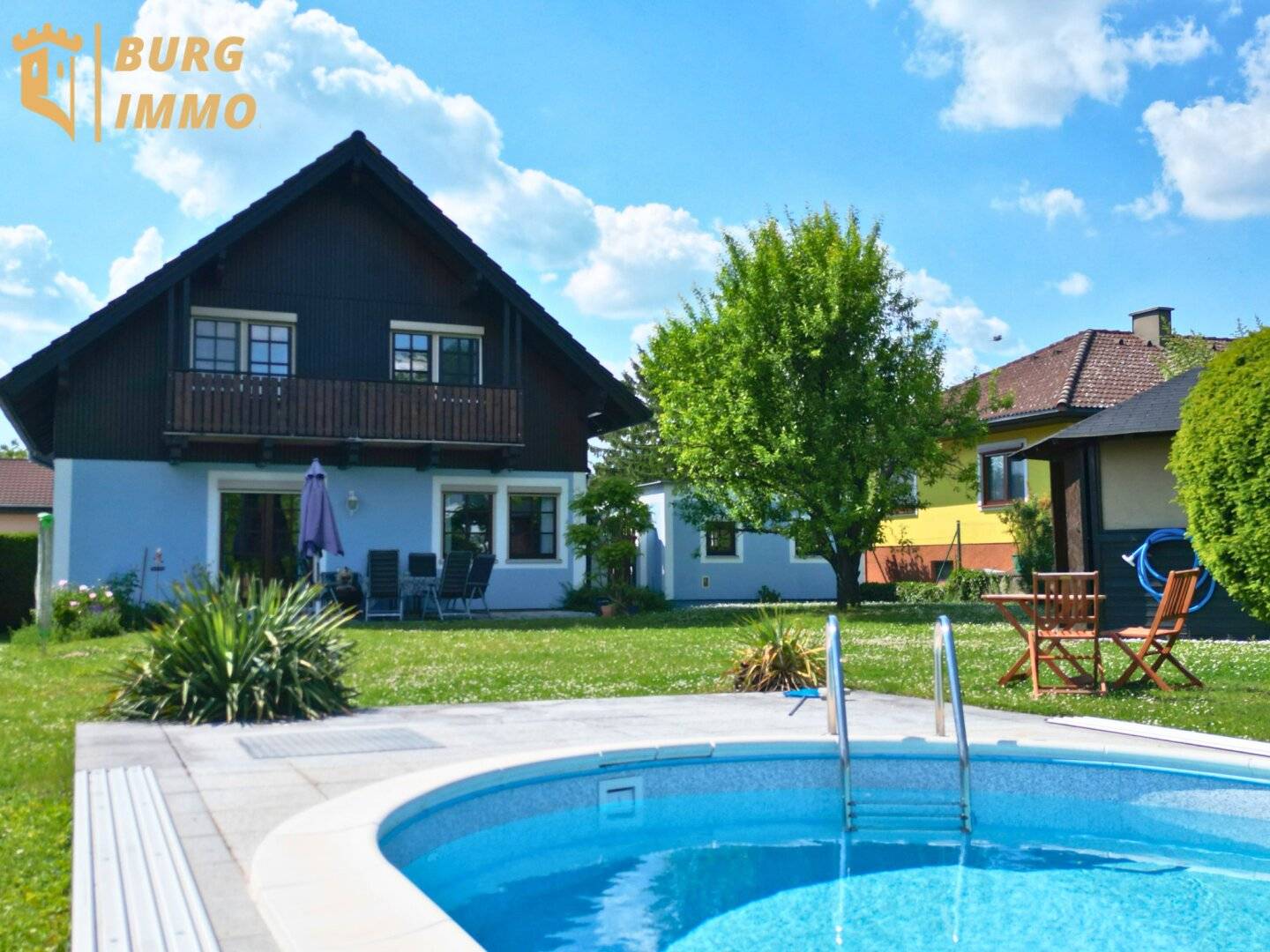 Einfamilienhaus mit Garten und Pool in Hollern
