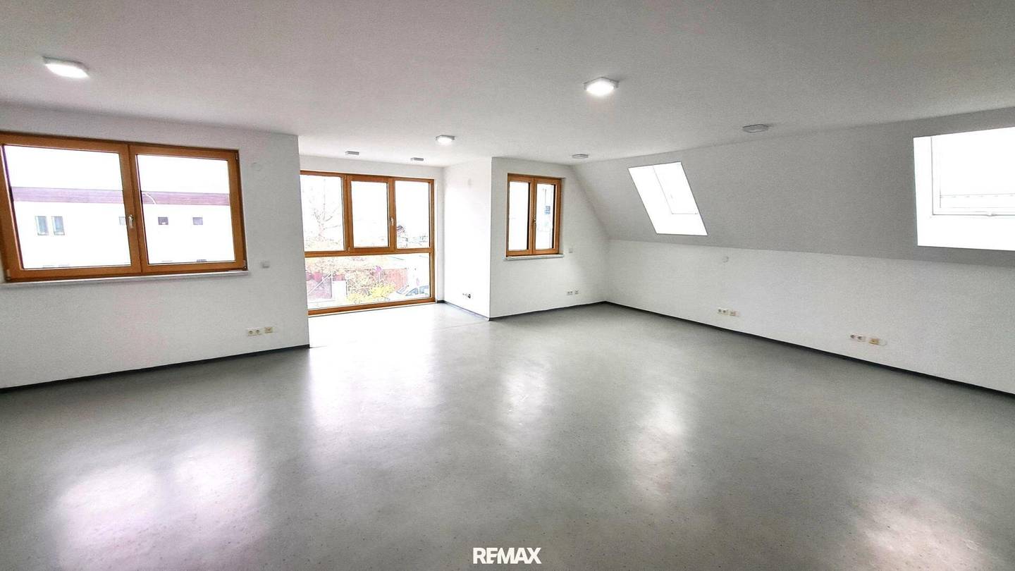 Helles 75 m² Büro in Leopoldsdorf