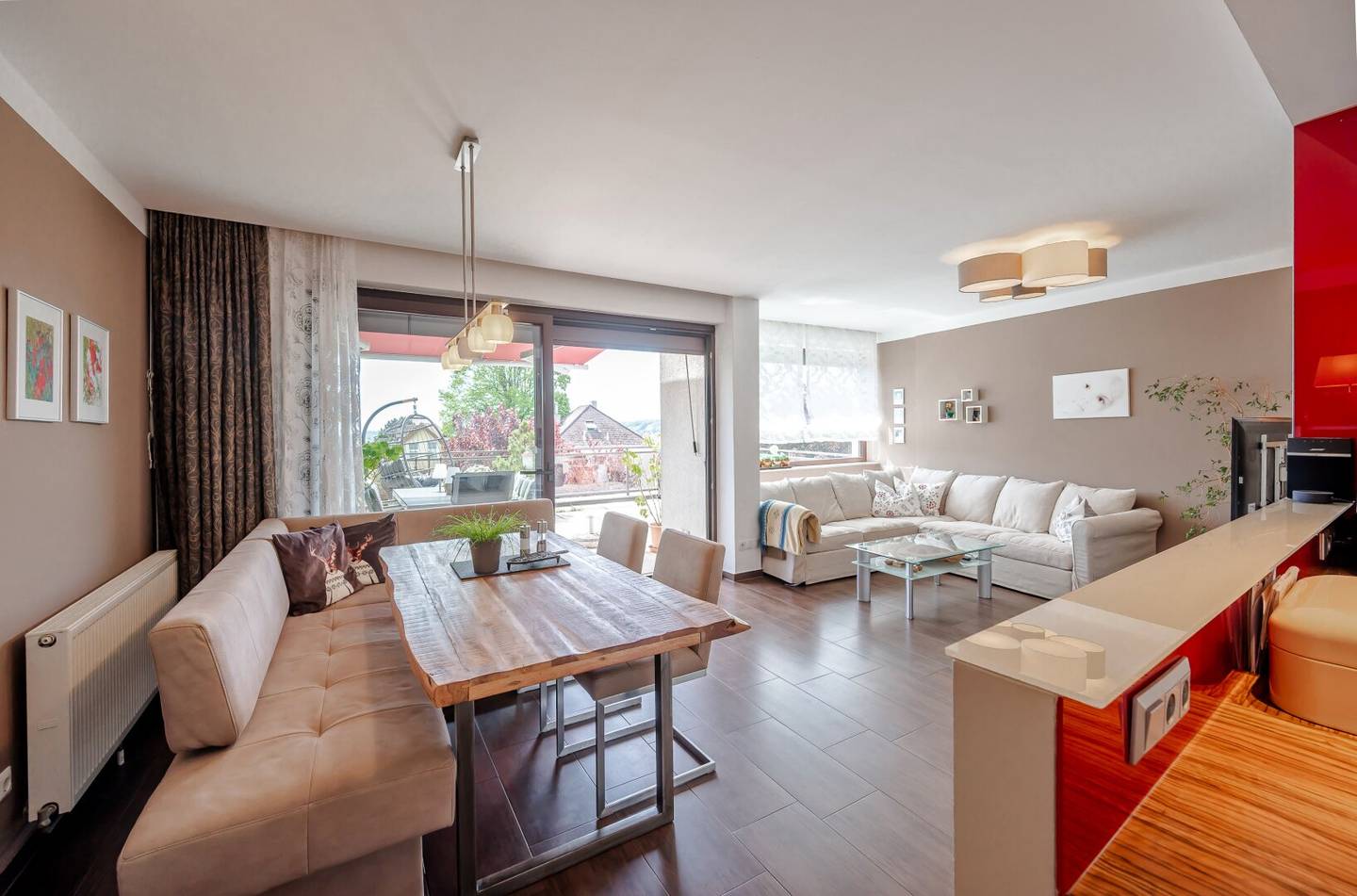Familienhaus mit Indoorpool & Fernblick