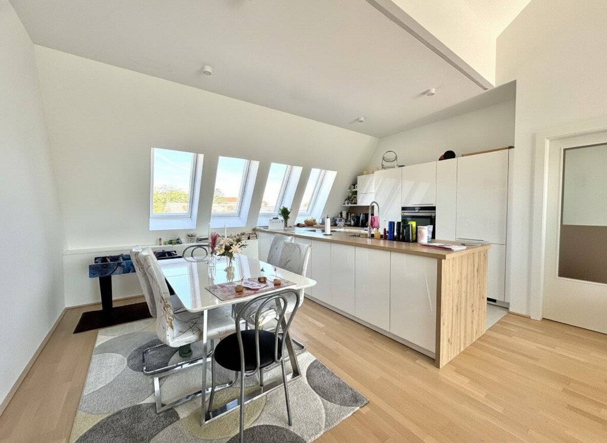 Premium Penthouse with Balcony