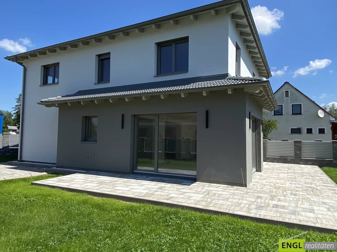 Haus und Gartenansicht