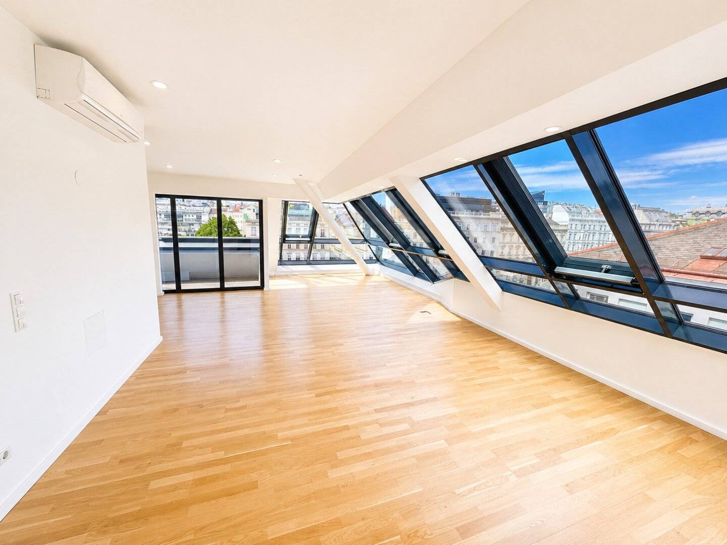 PENTHOUSE MAISONETTE NASCHMARKT - TERRACE & WINTER GARDEN! NÄHE U4!