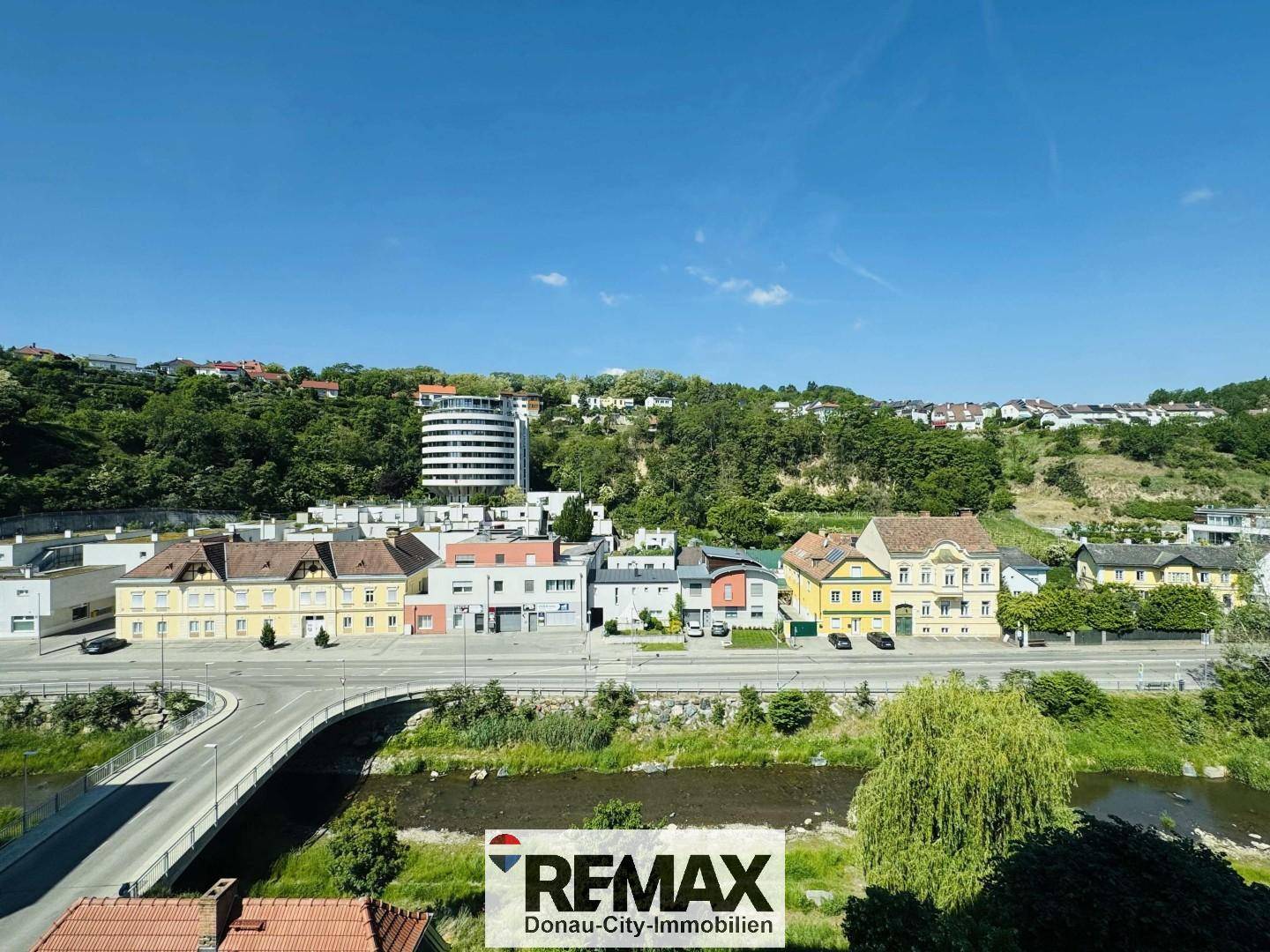 Wohnung Stadtrandlage mit Aussicht und Loggia