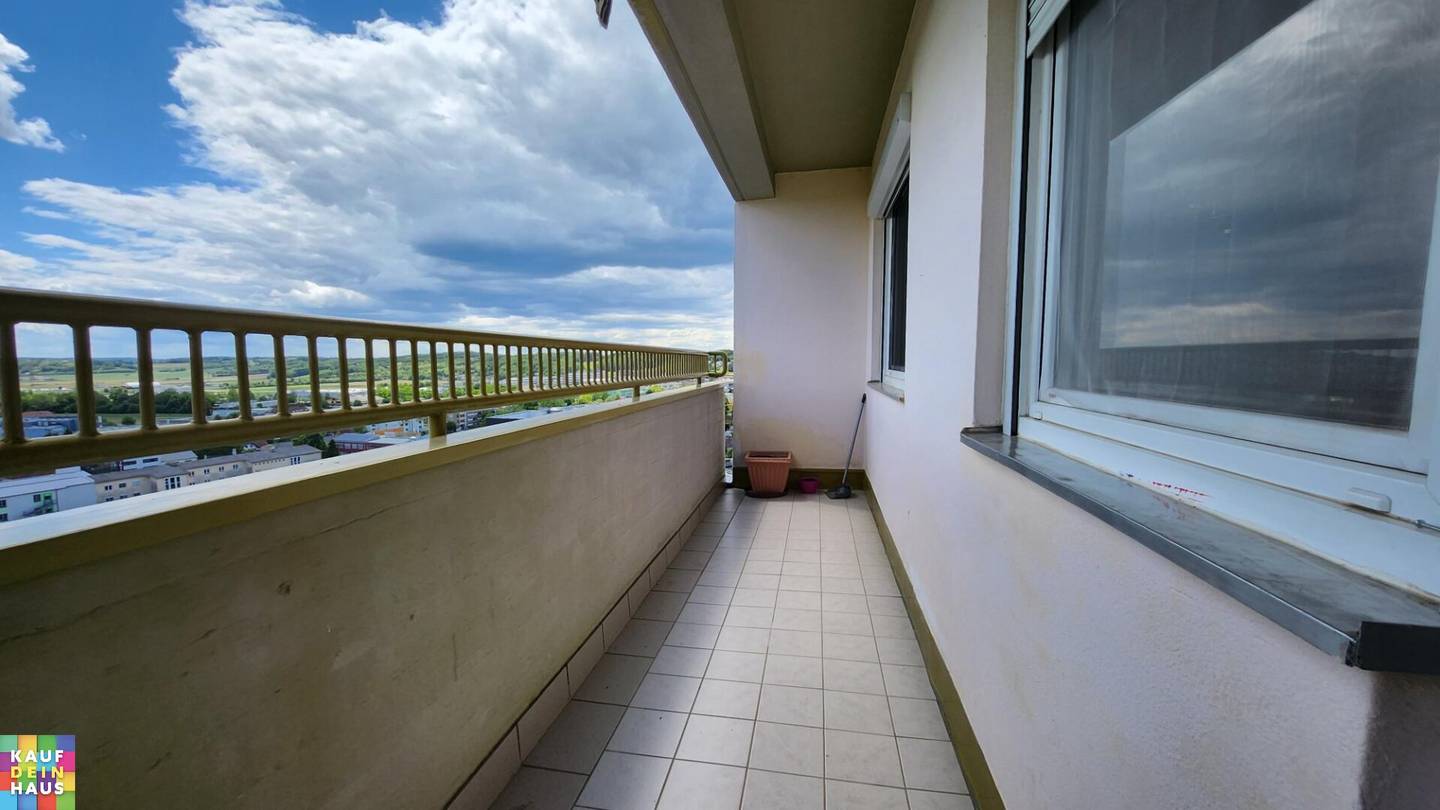 Wohnung Panoramablick vom 14 Stock Ostbalkon