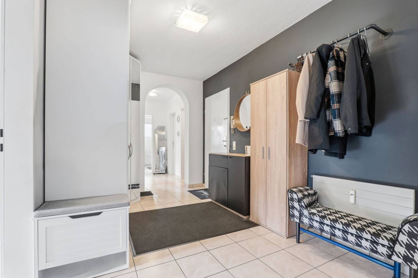 Wohnung in ruhiger Lage mit großem Balkon und Einbauküche