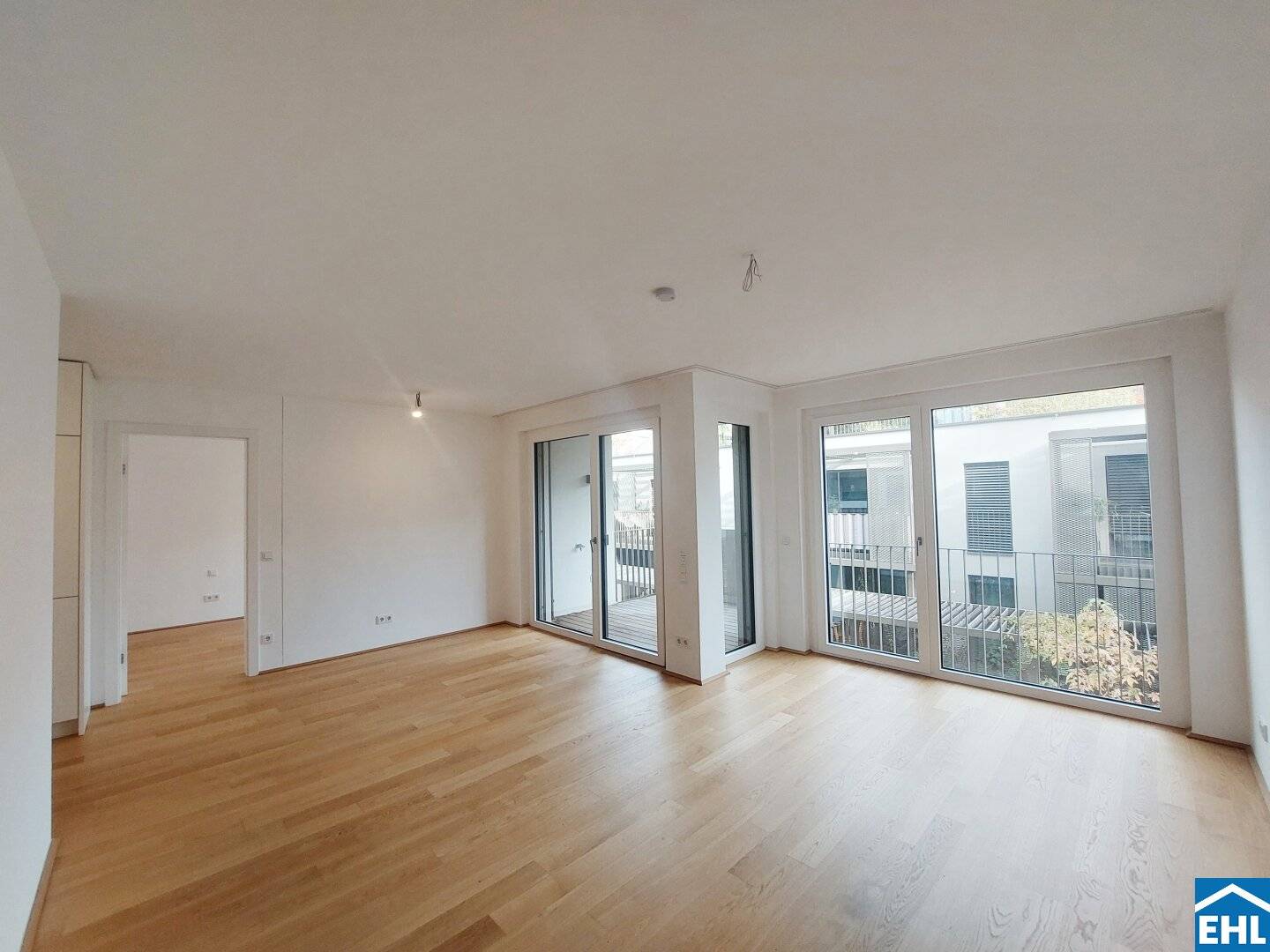 Apartment with loggia near Akh and transport links