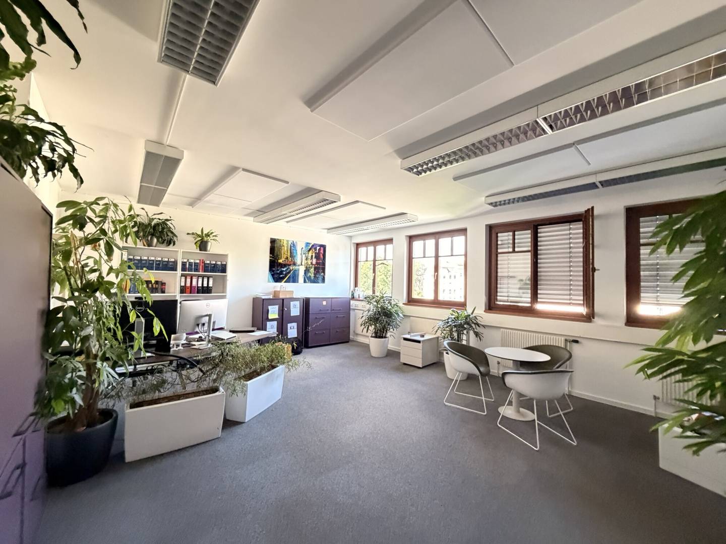 Office Space with Terrace in 9th District