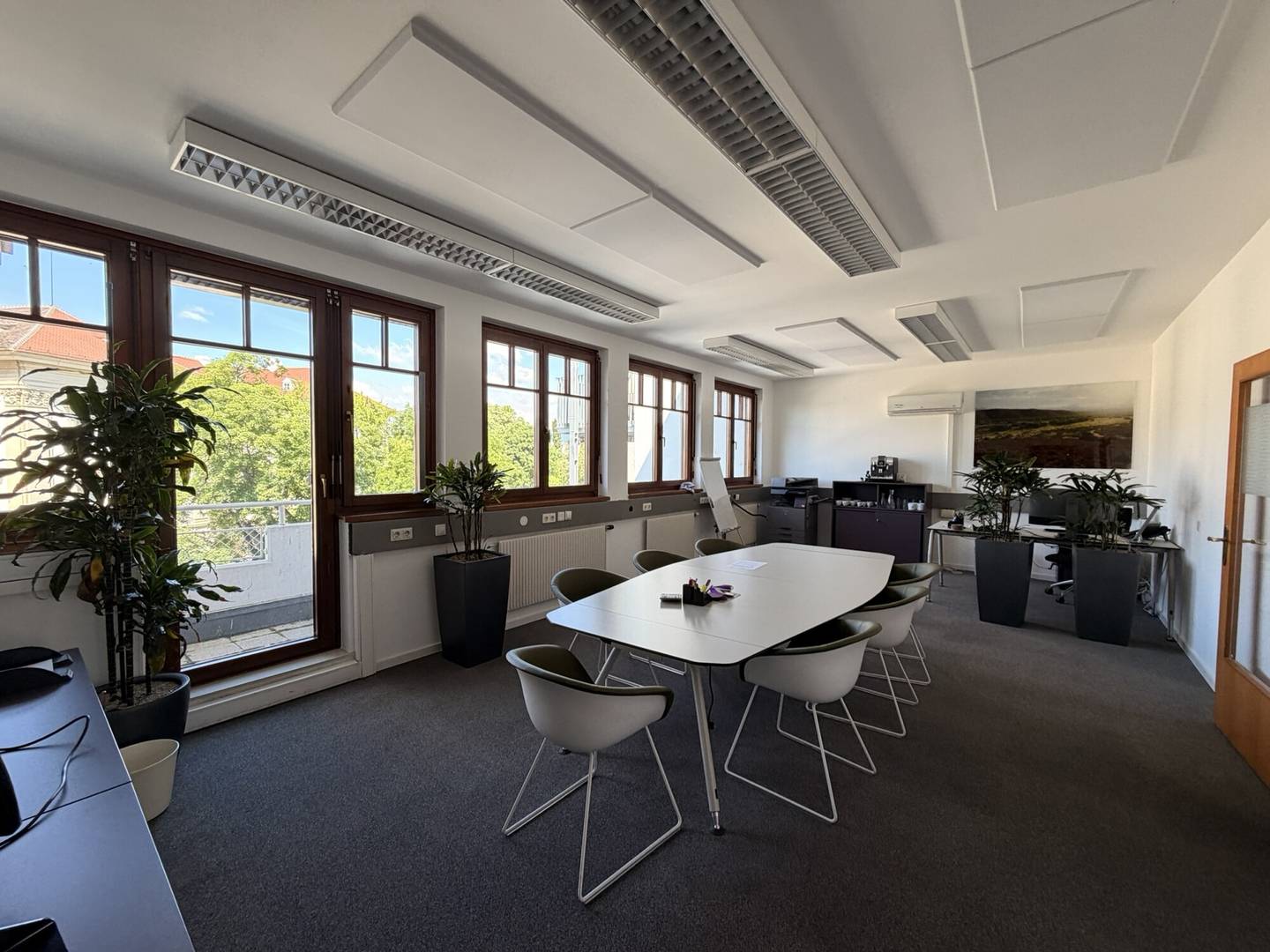 Office Space with Terrace in 9th District