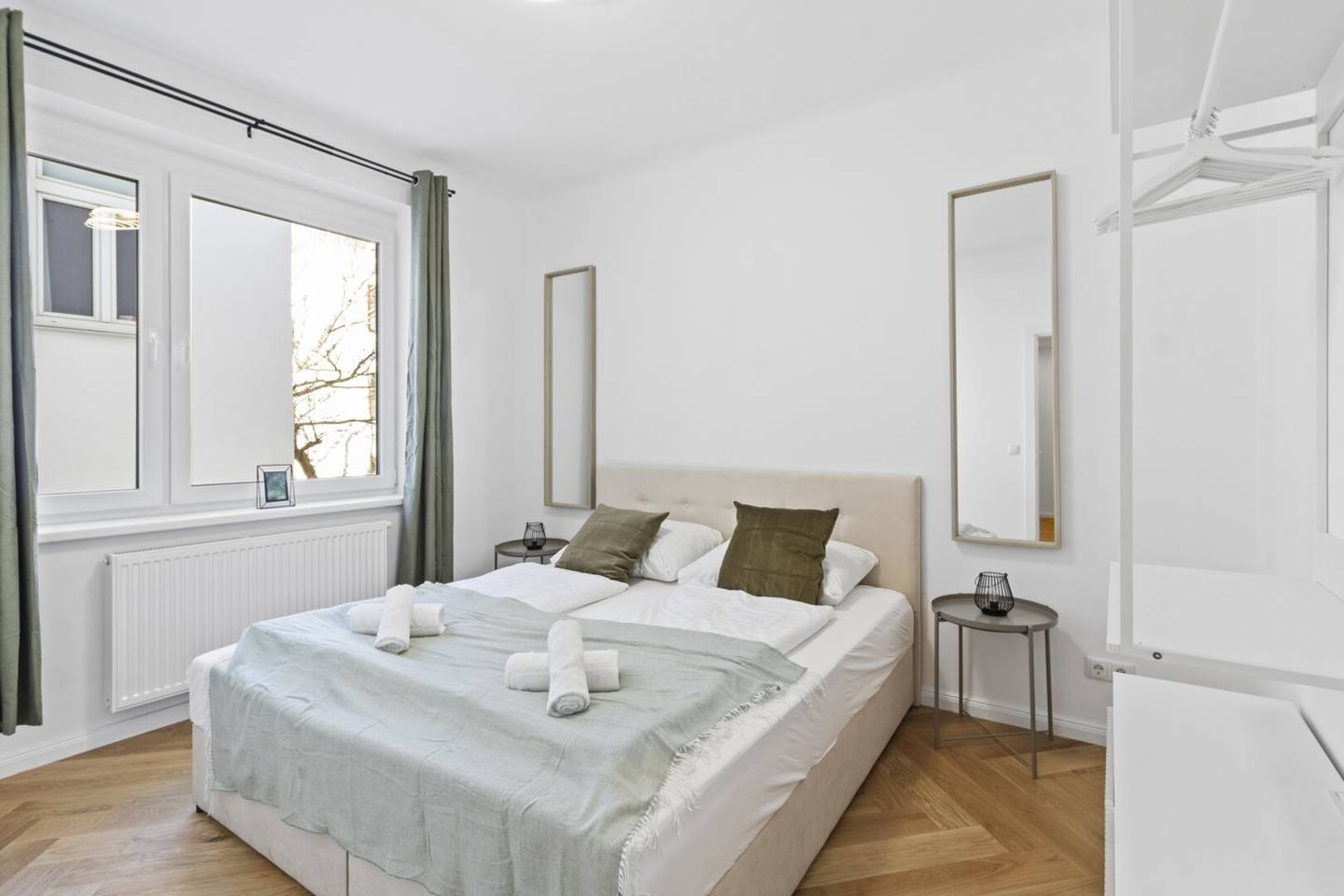 ++NEU++ sanierte 3-Zimmer Neubauwohnung mit Balkon mit Traum-Blick auf den Schweizer Garten!