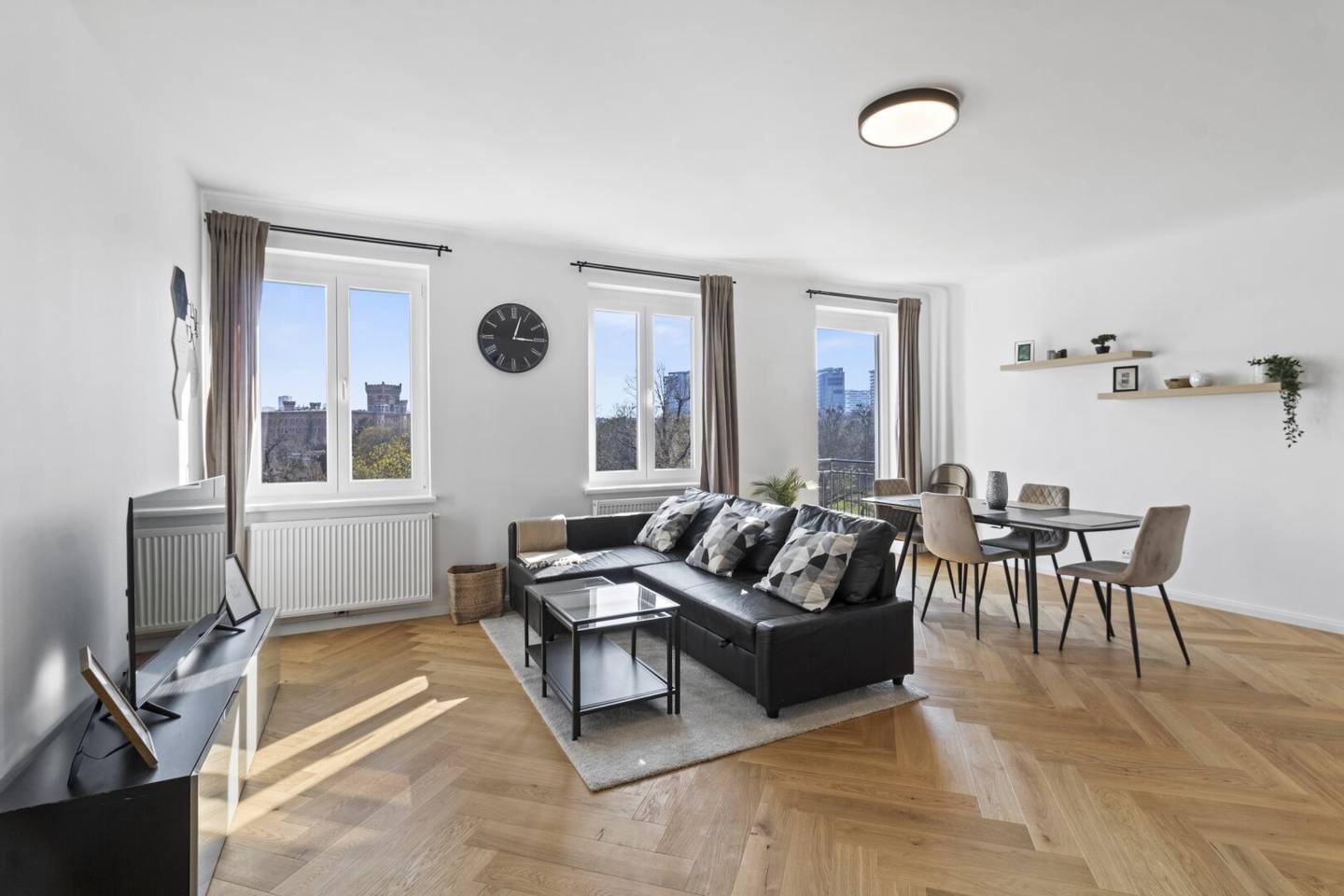 NEW renovated 3 room new build apartment with balcony with dream view of the Schweizer Garten