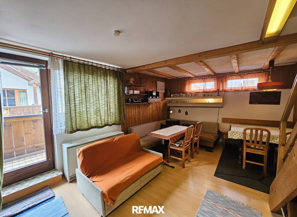 Apartment with balcony in central location