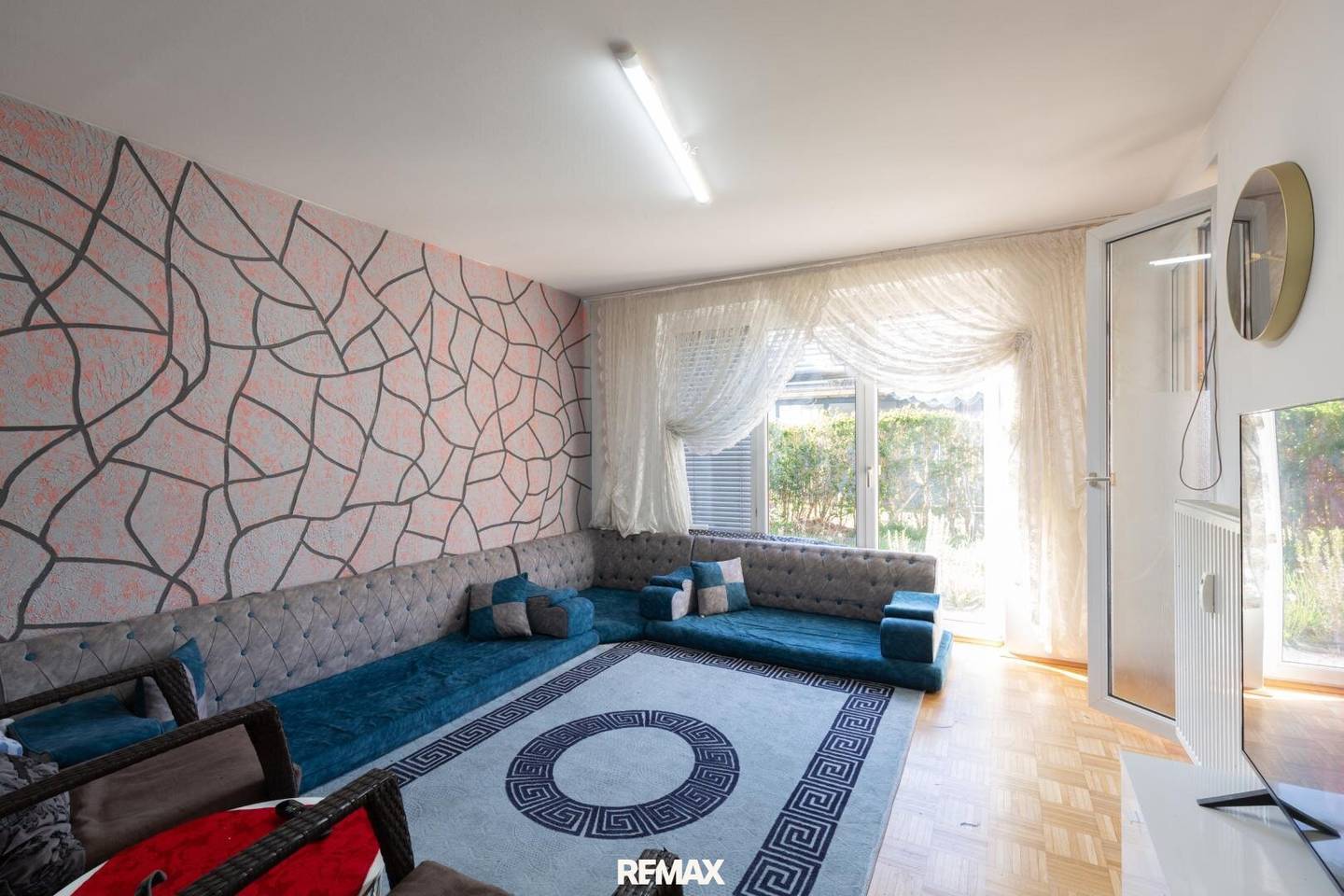 3 Zimmer Wohnung mit Terrasse und Infrastruktur