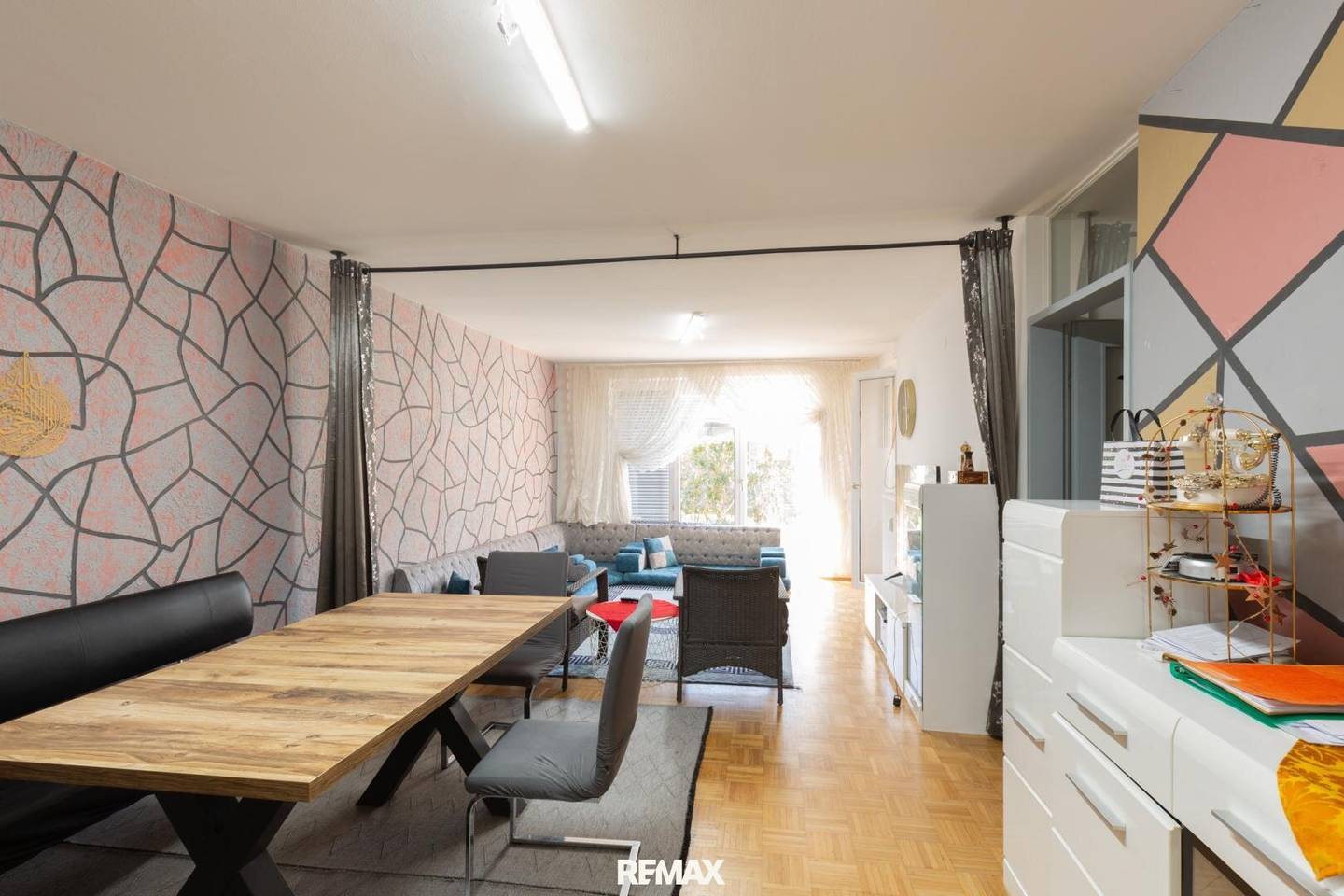 3 Zimmer Wohnung mit Terrasse und Infrastruktur