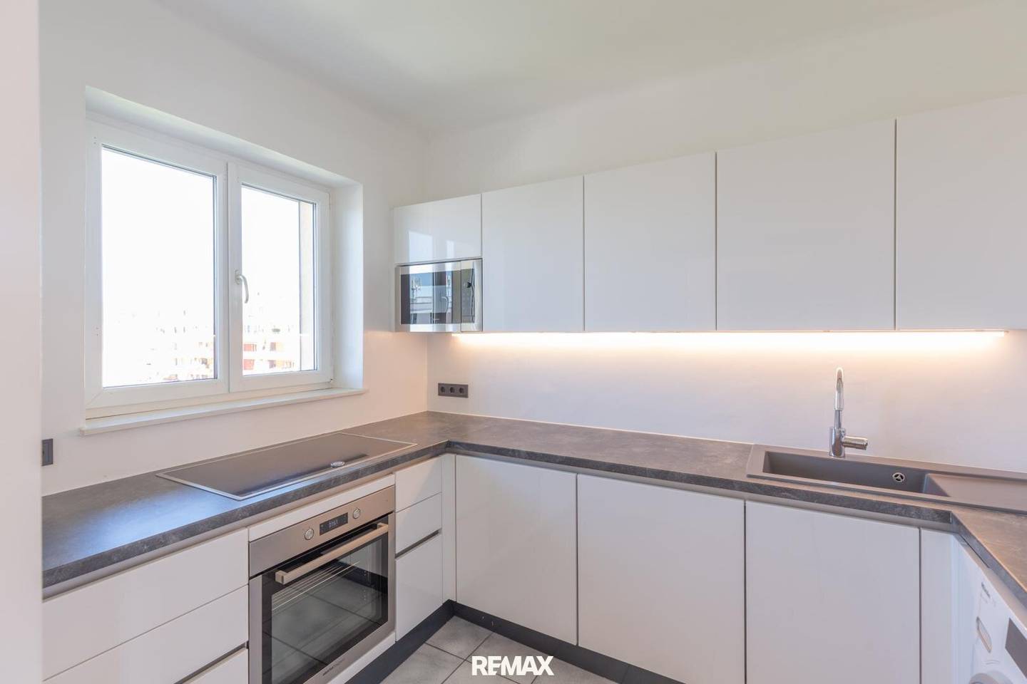 Apartment sunny balcony and private Laubengang