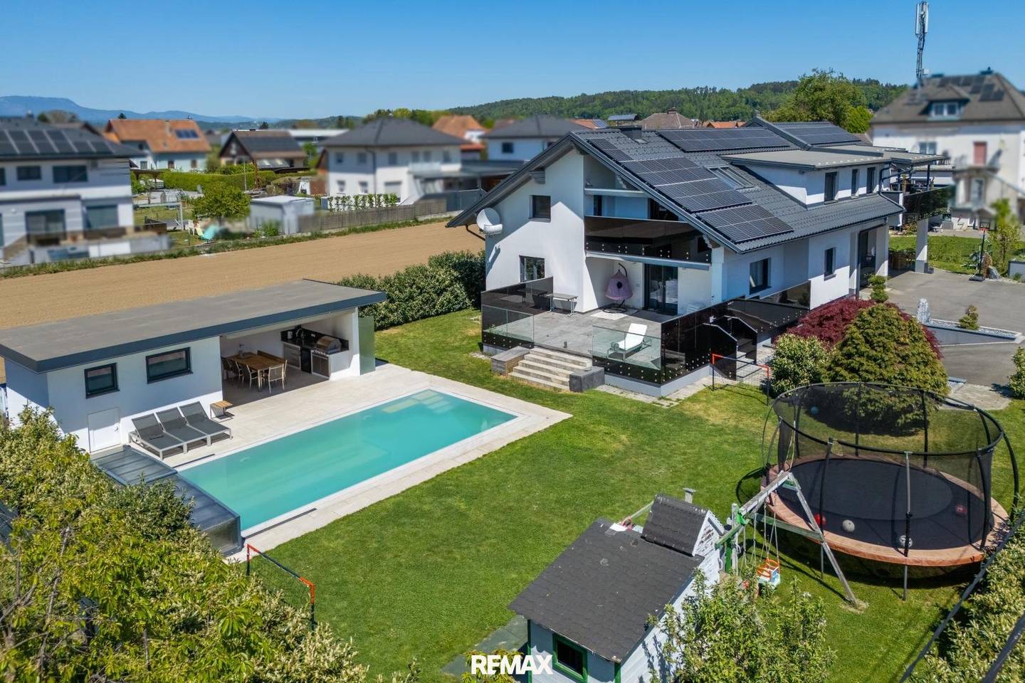 Familienhaus mit Pool und PV-Anlage in Gössendorf