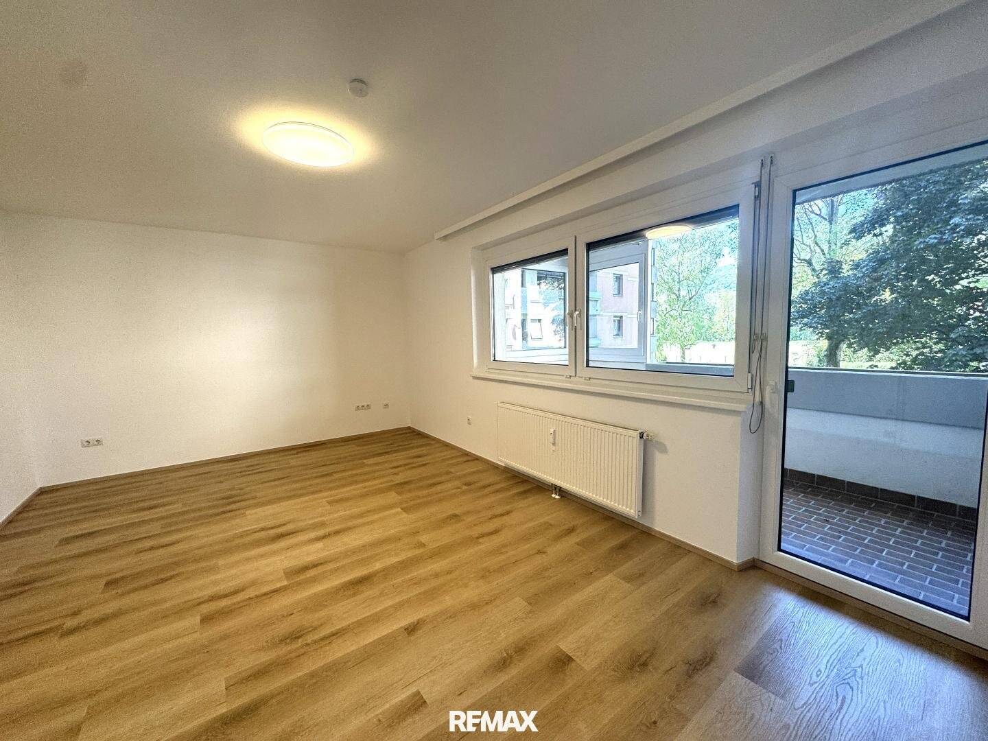 Wohnung Erstbezug nach Sanierung Balkon ins Grüne
