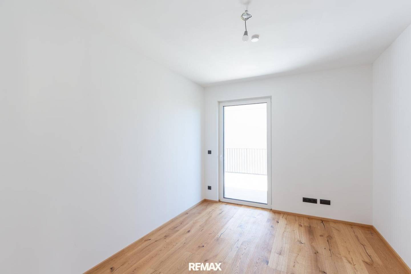 New build apartment with balcony
