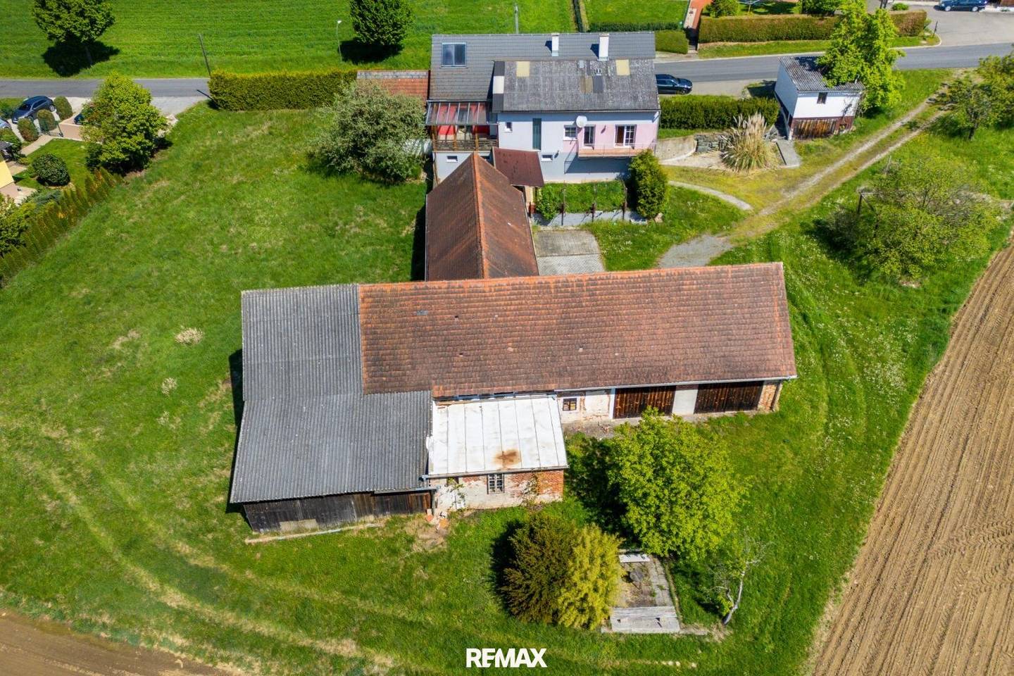 Einfamilienhaus mit 3741 m² Grundstück