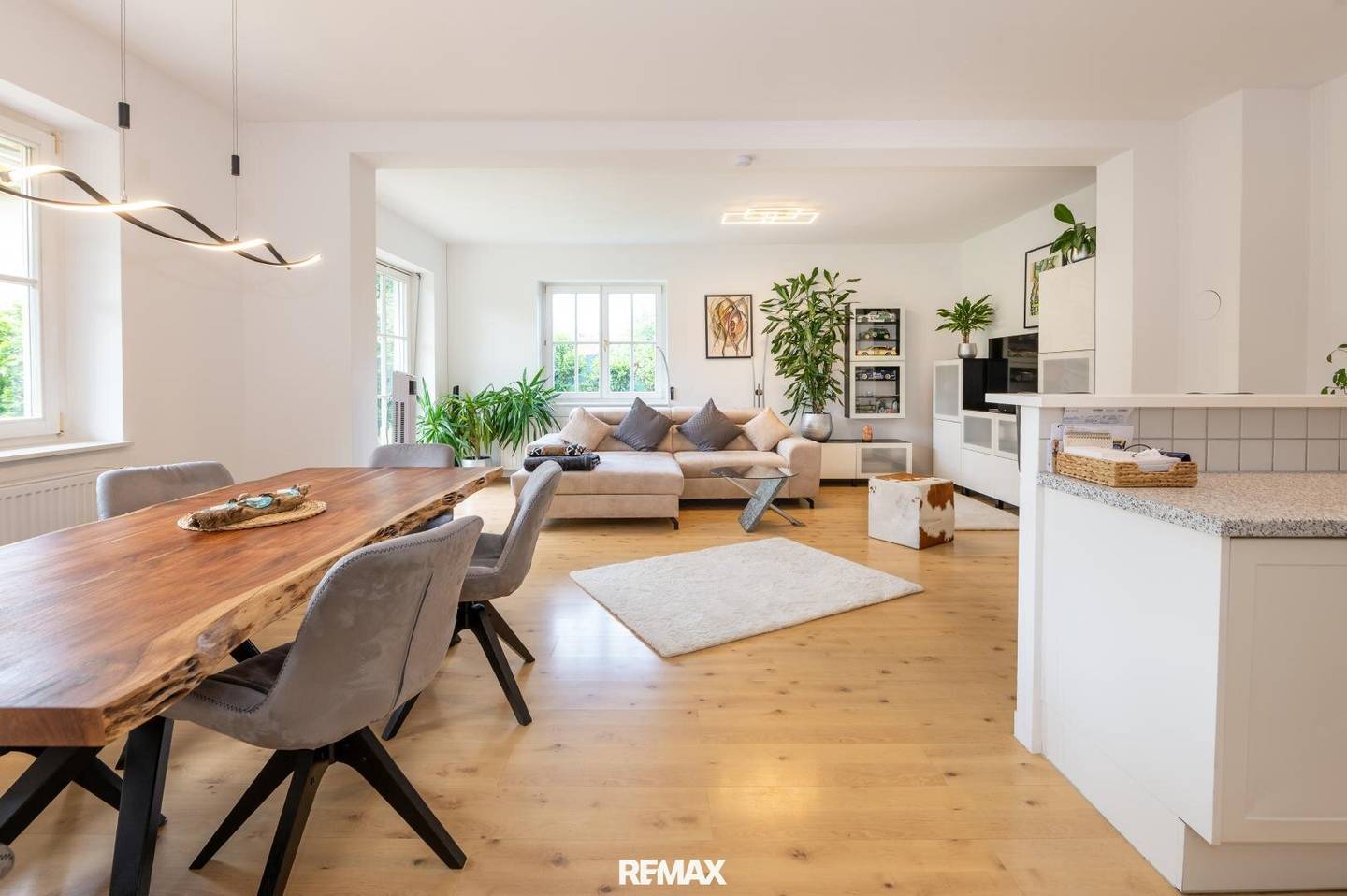 Zwei Einfamilienhäuser auf 981 m² Grundstück