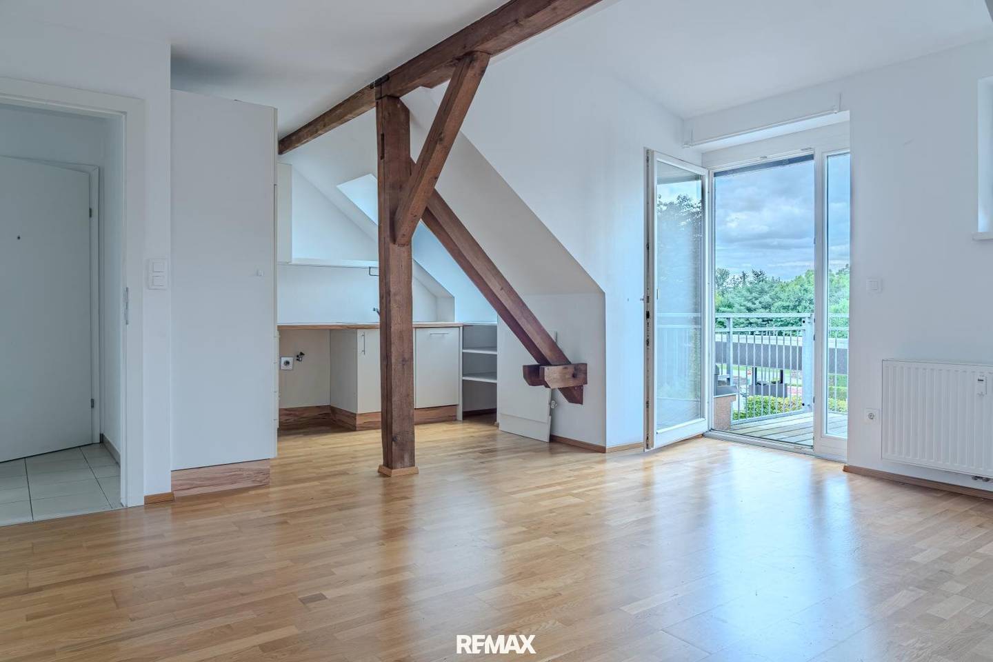 Anlageobjekt mit 3 Wohnungen und 2 Apartments