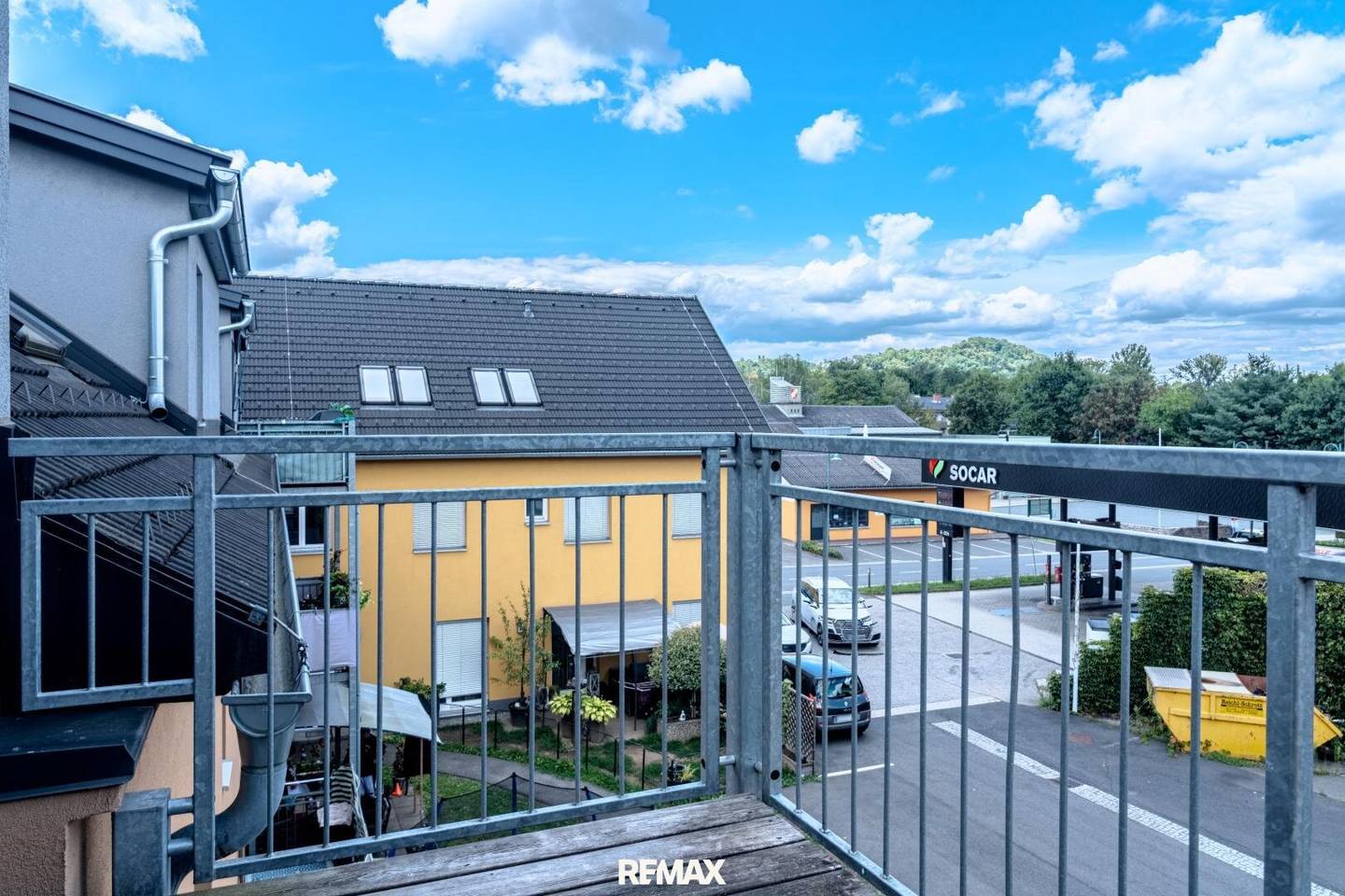 Anlageobjekt mit 3 Wohnungen und 2 Apartments